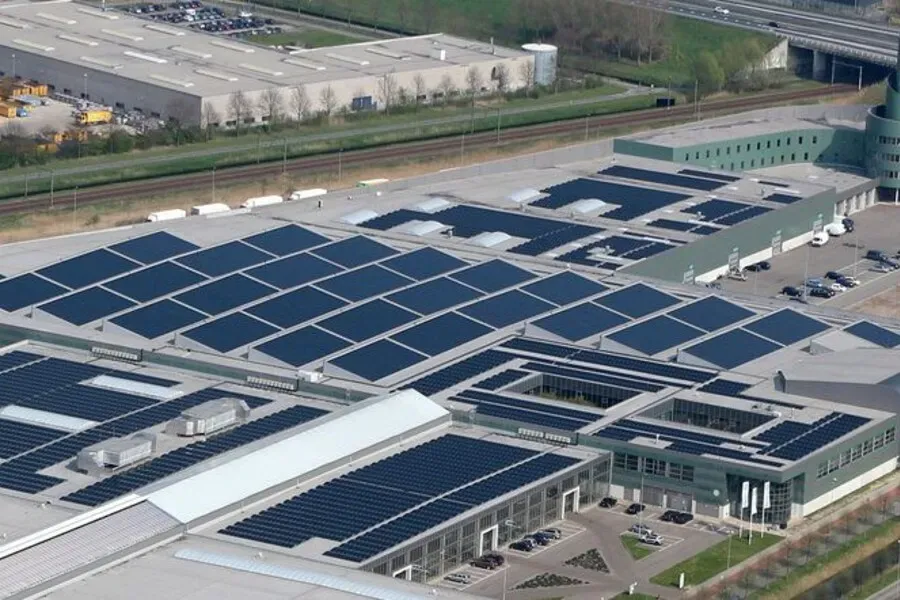 Opening zonne-energiecentrale Plantion