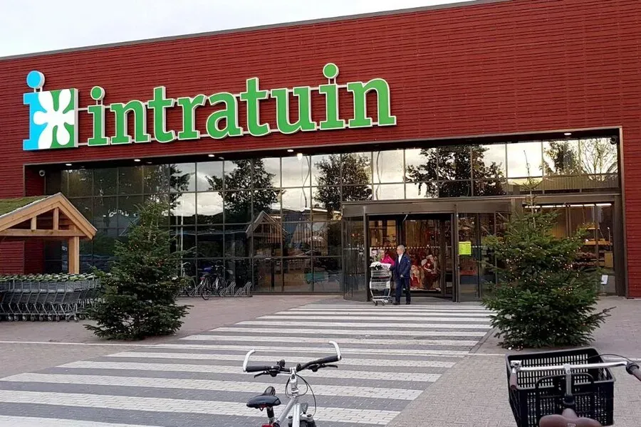 Entrada renovada en Intratuin Breda 1 Entrada renovada en Intratuin Breda 1